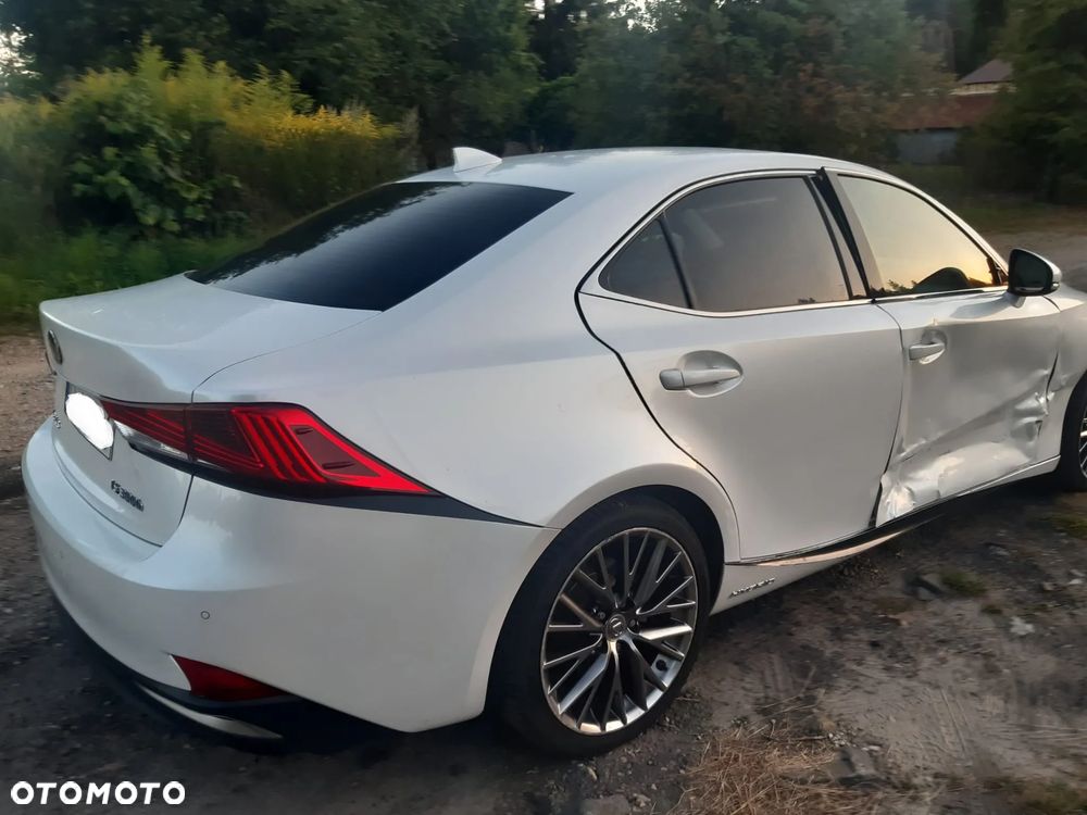 Lexus IS 300h Prestige EU6 - 5