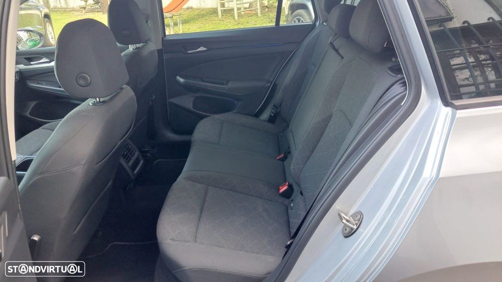 VW Golf Variant 2.0 TDi Executive DSG - 14