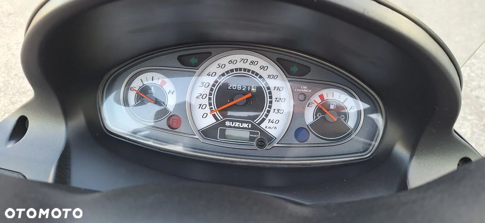 Suzuki Burgman - 23