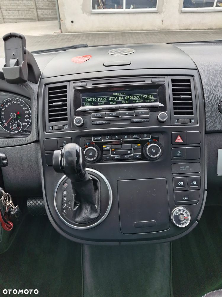 Volkswagen Multivan - 15