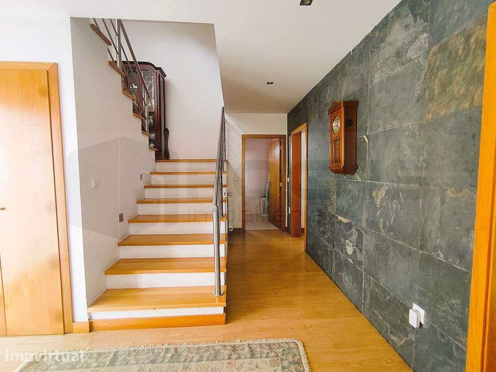 Espetacular moradia T4 com piscina - Vista Alegre - Grande imagem: 2/37