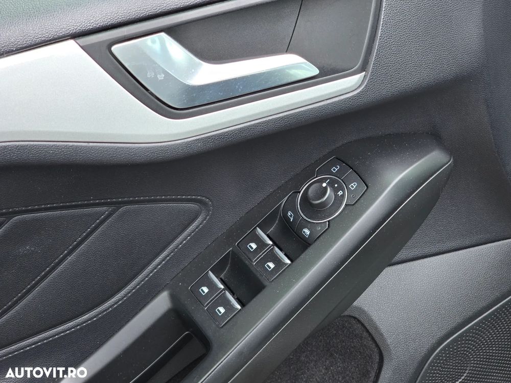 Ford Focus 1.0 EcoBoost Trend Edition - 17