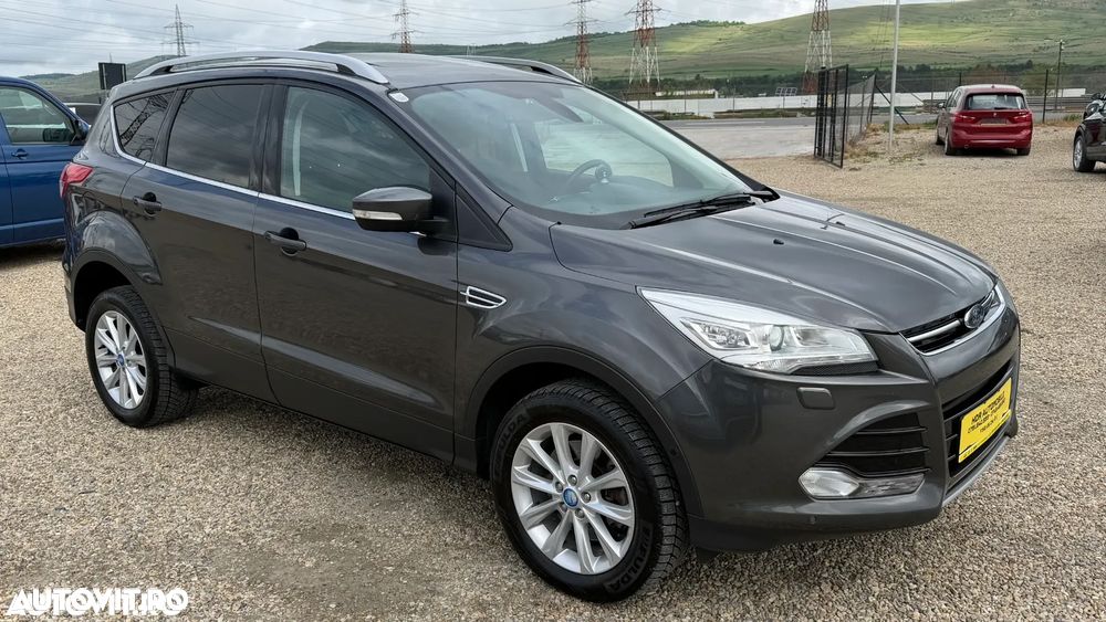 Ford Kuga 2.0 TDCi 4WD Powershift Titanium - 4