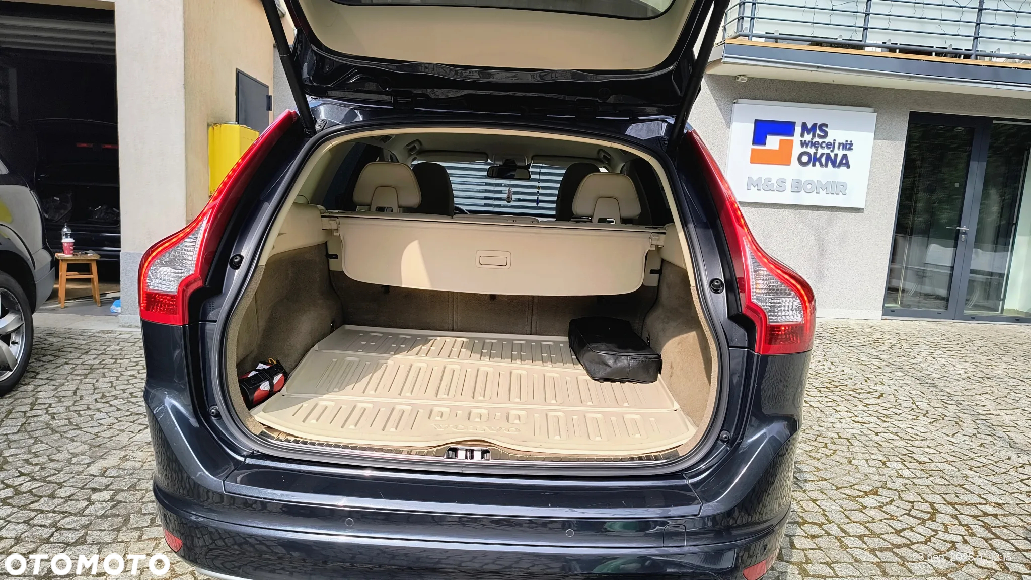 Volvo XC 60 D4 Geartronic Momentum - 11