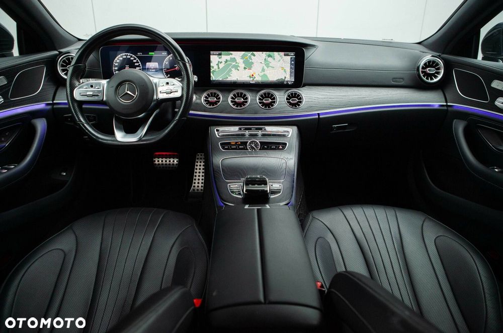 Mercedes-Benz CLS - 24