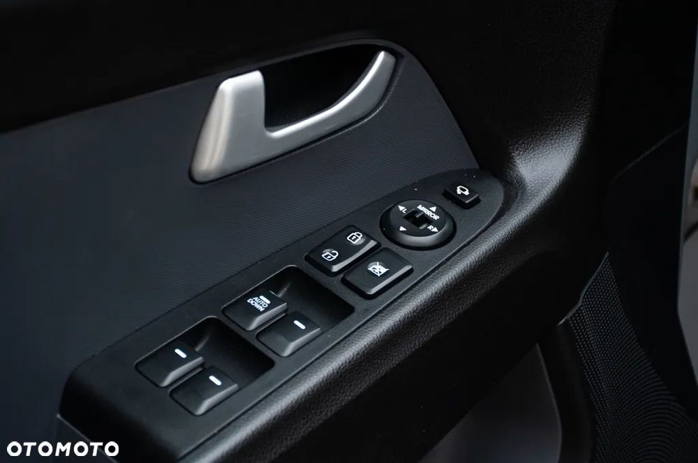 Kia Sportage 2.0 CRDI 4WD Automatik Dream-Team Edition - 34