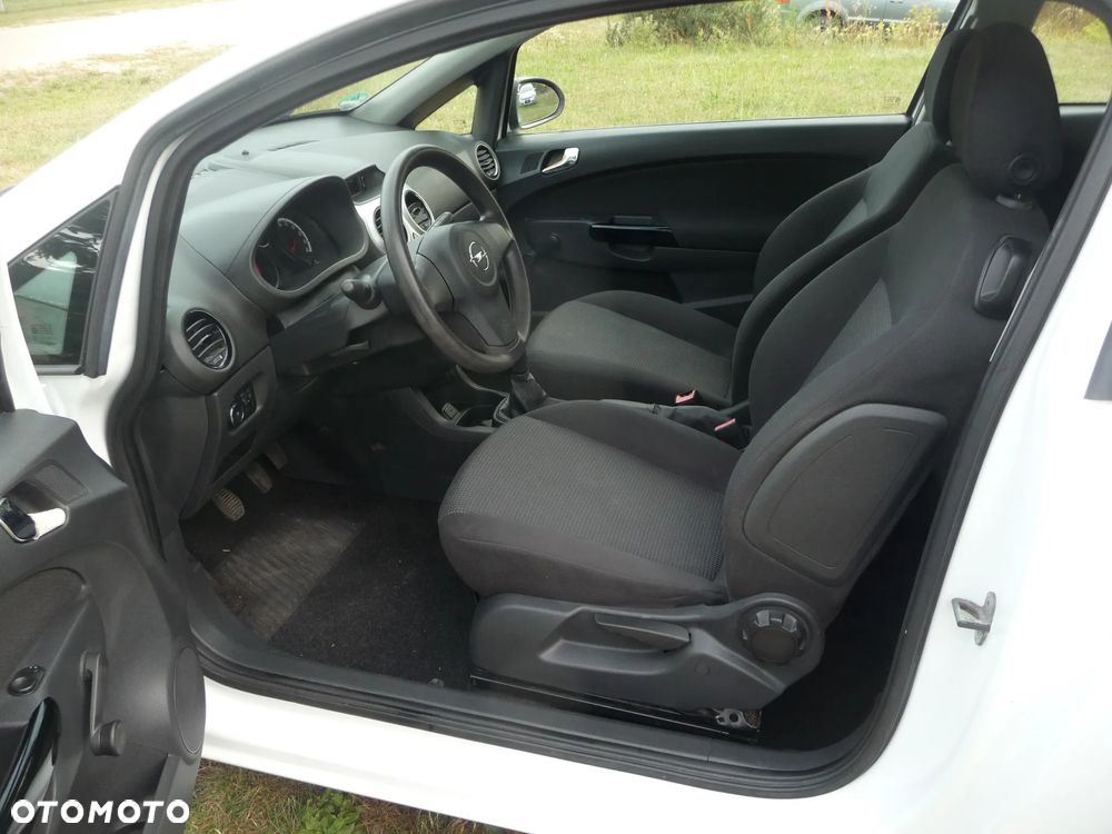 Opel Corsa 1.2 16V Essentia - 6