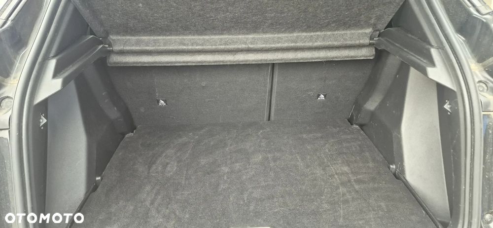 Peugeot 2008 PureTech 130 Allure S&S EAT8 - 26