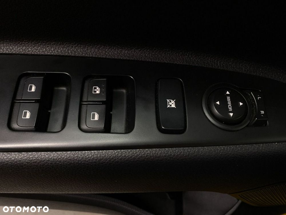 Kia Stonic - 30