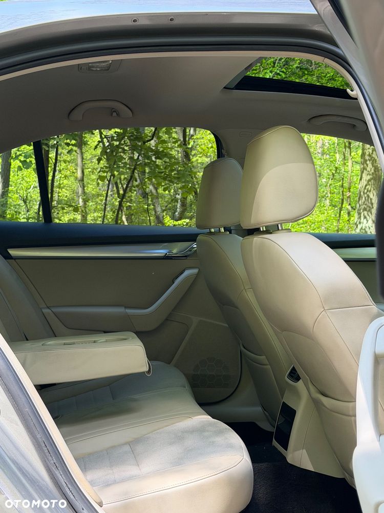 Skoda Octavia 1.8 TSI Elegance DSG - 19