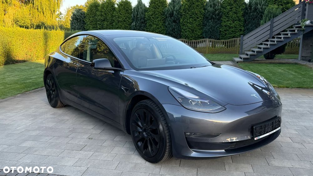Tesla Model 3 Langstreckenbatterie Allradantrieb Dual Motor - 2