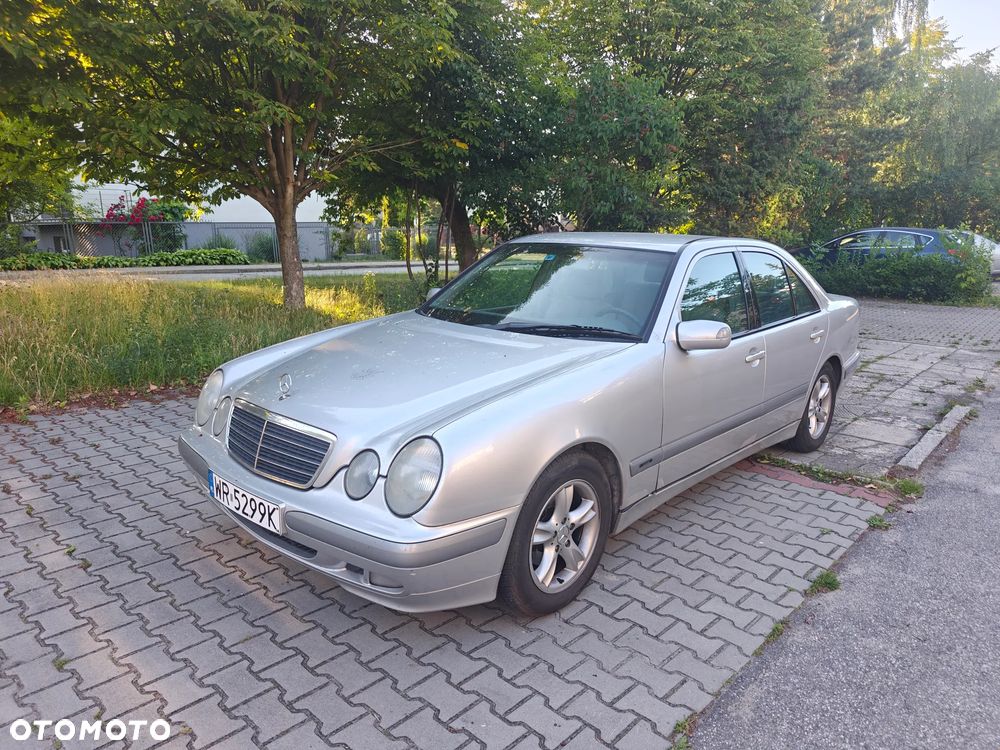 Mercedes-Benz Klasa E 220 CDI Classic - 1