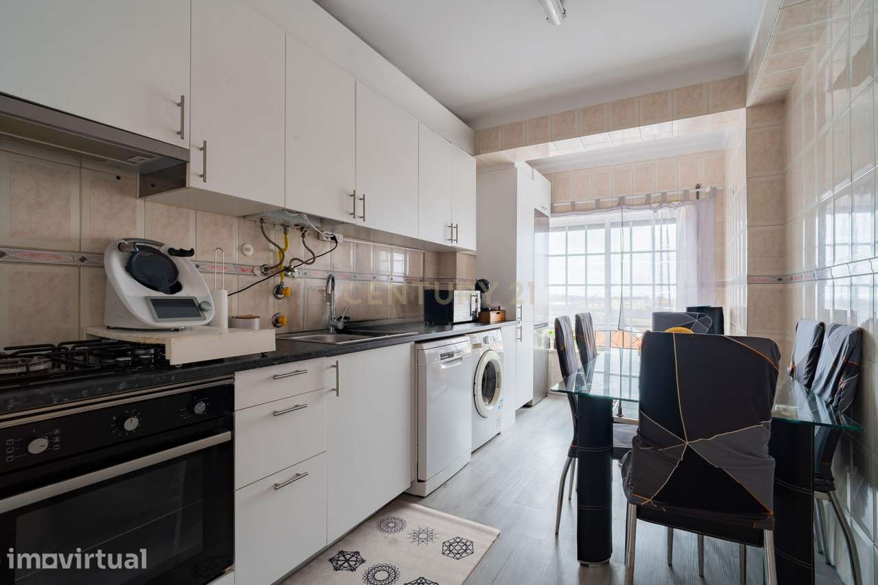 Apartamento T3 com Garagem | 2 WCs | Excelente Estado | Marinha Grande - Grande imagem: 4/19