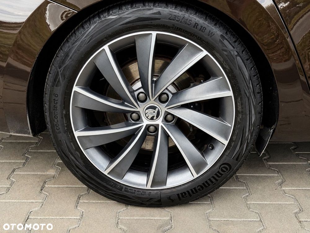 Skoda Superb 2.0 TSI 4x4 L&K DSG - 33
