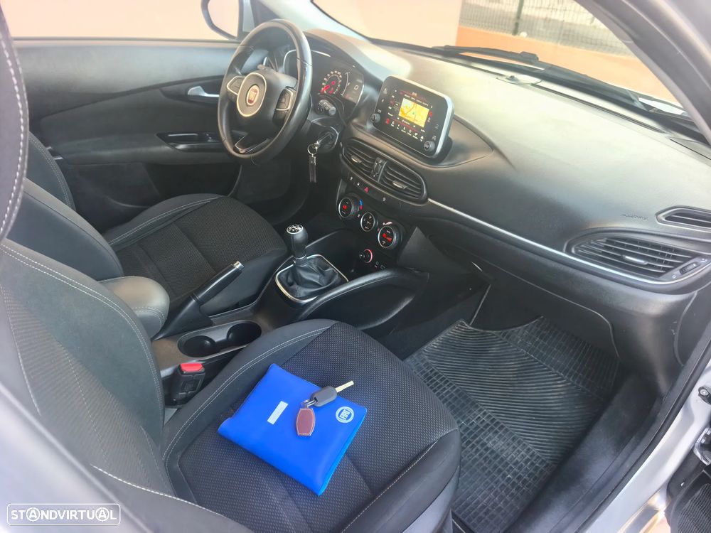 Fiat Tipo Station Wagon 1.3 M-Jet Lounge J17 - 21