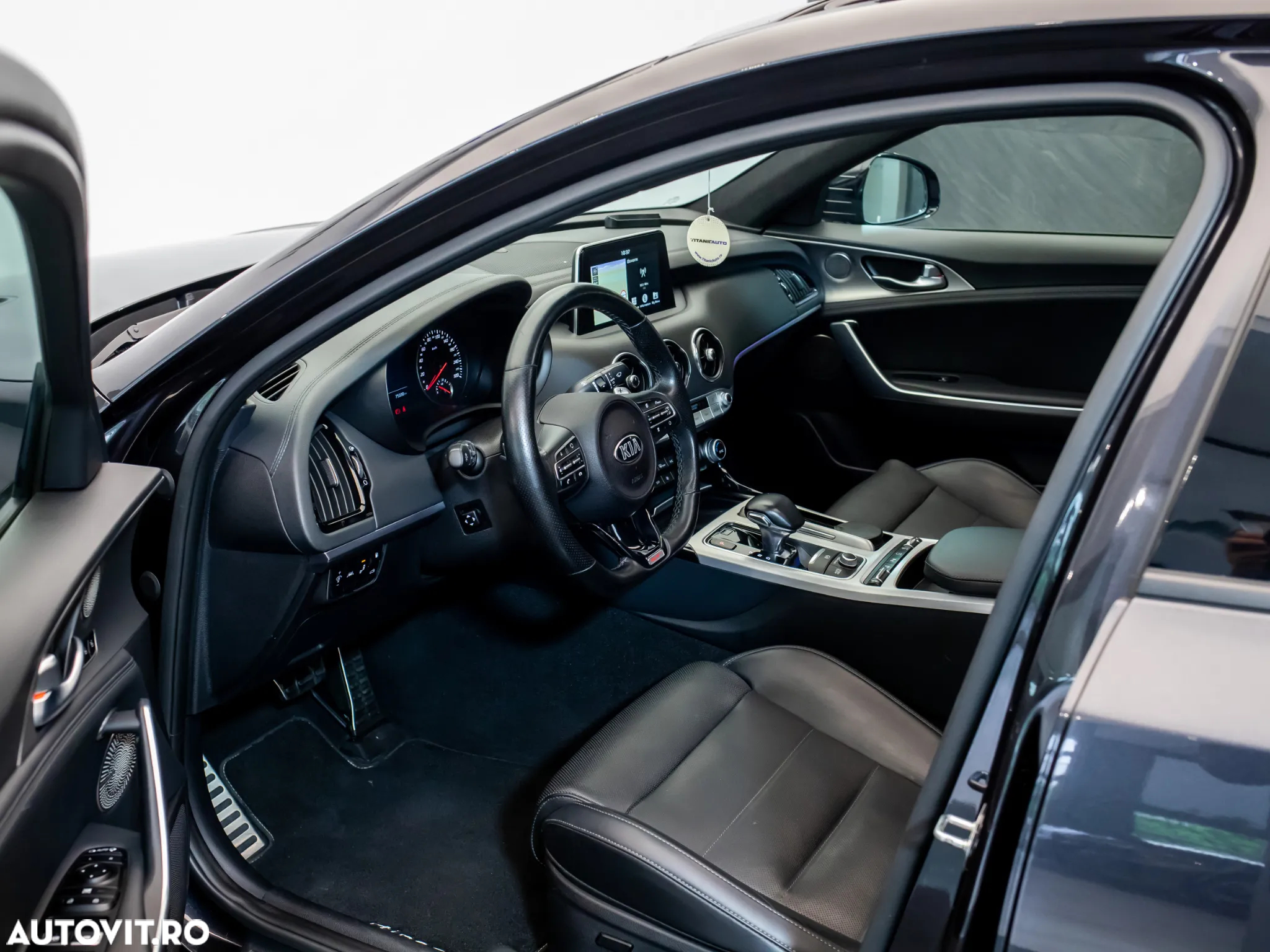 Kia Stinger 3.3 T-GDI AWD GT - 23