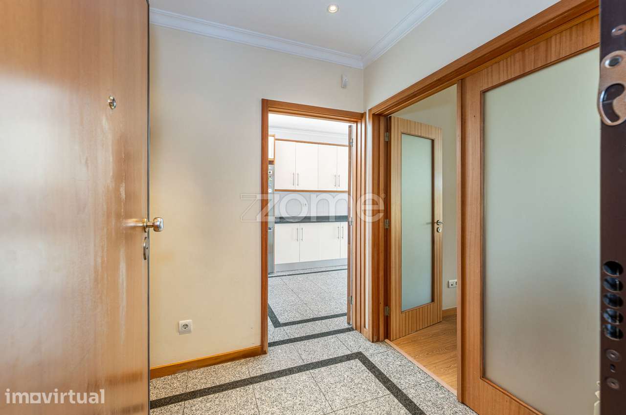 Apartamento T2 com dois terraços e garagem fechada, em Serzedo - Grande imagem: 4/60