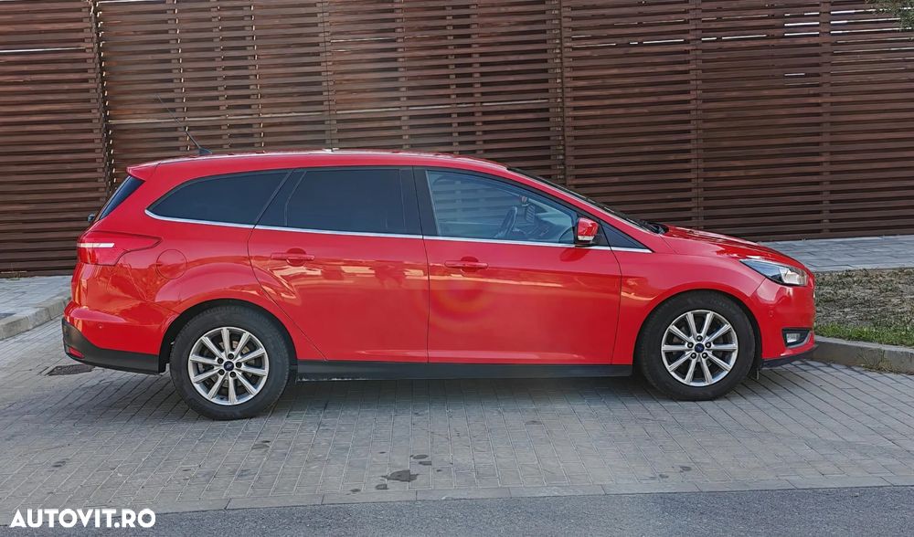 Ford Focus Turnier 1.5 TDCi DPF Start-Stopp-System Aut. Titanium - 11