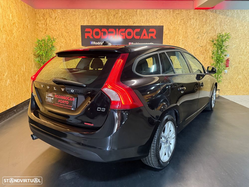 Volvo V60 2.0 D3 Momentum Start/Stop - 26