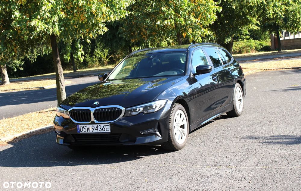 BMW Seria 3 318d Touring Advantage - 10