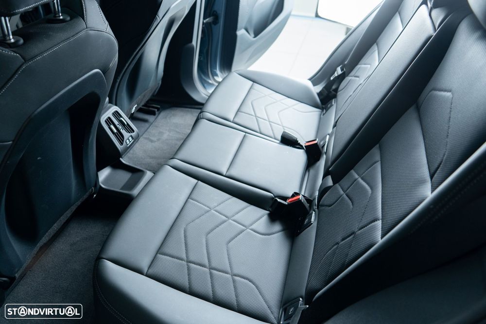 BMW iX2 eDrive20 Pack Desportivo M - 28