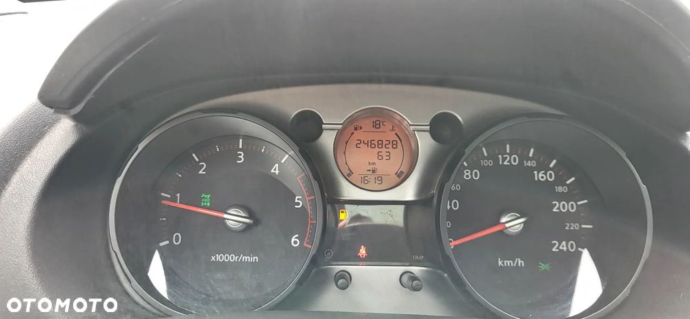 Nissan Qashqai 2.0 dCi 4 x 4 DPF acenta - 27