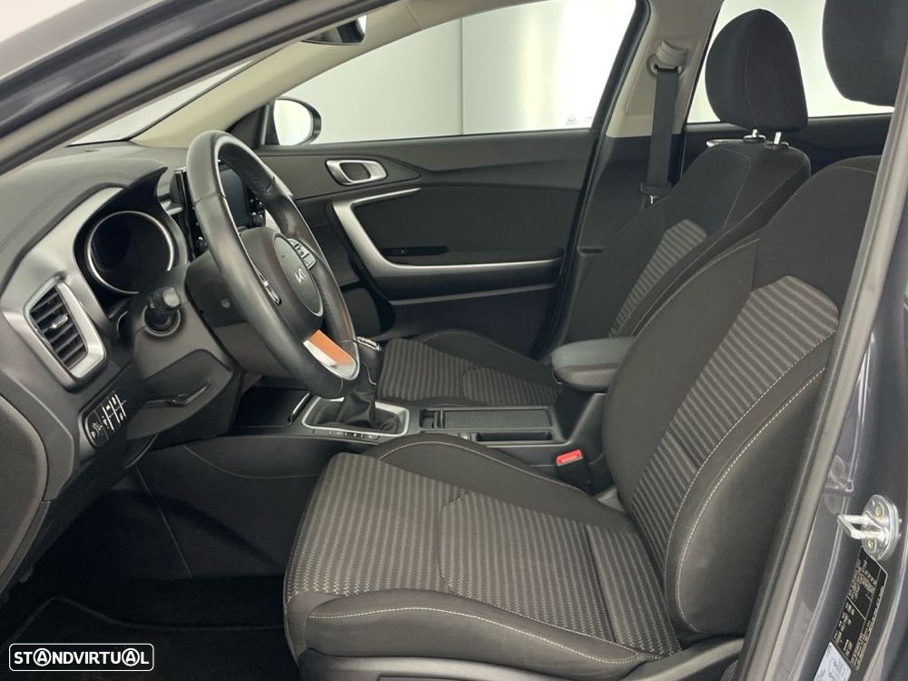 Kia XCeed 1.0 T-GDI Tech - 11