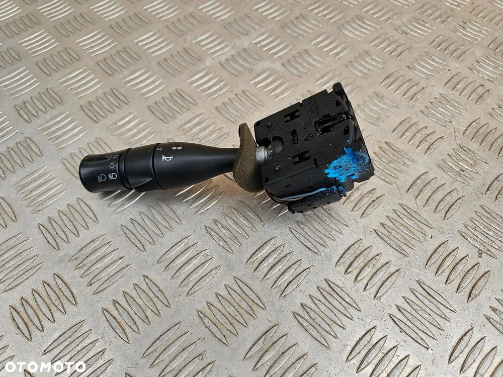 PRZEŁĄCZNIK WŁĄCZNIK MANETKA ŚWIATEŁ KIERUNKOWSKAZÓW RENAULT MIDLUM PREMIUM KERAX