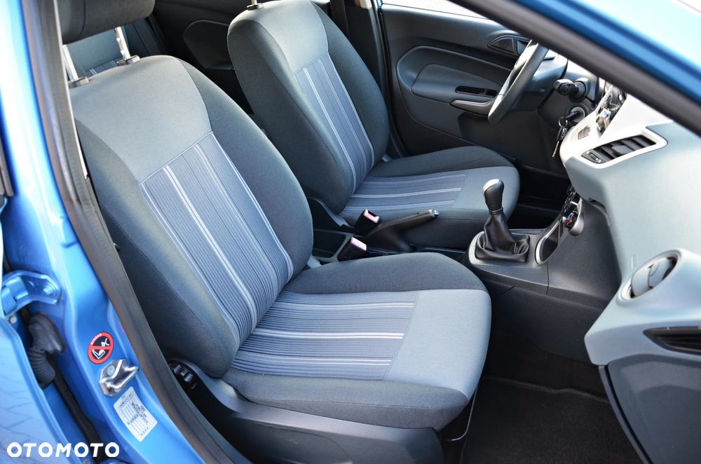 Ford Fiesta 1.25 Ghia - 35