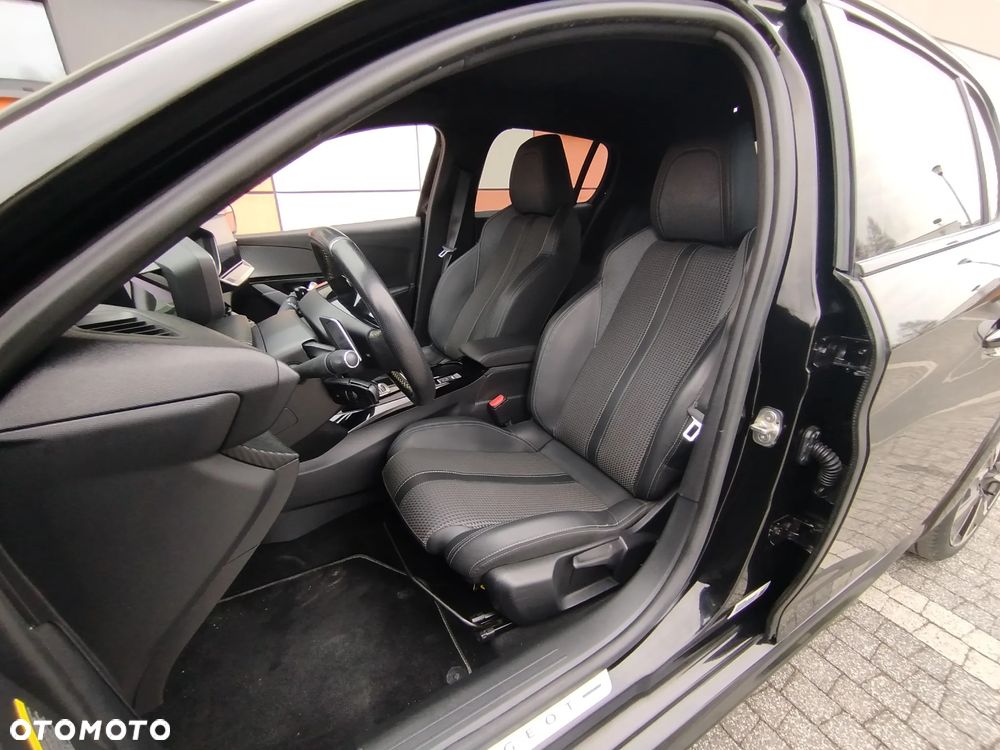 Peugeot 208 1.2 PureTech GT Pack S&S EAT8 - 8