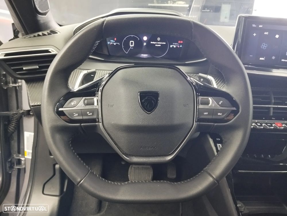 Peugeot 2008 1.2 PureTech Allure EAT8 - 17