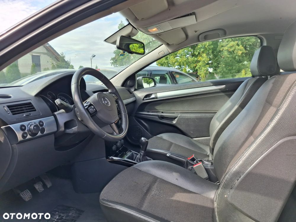 Opel Astra III GTC 1.8 Sport - 24