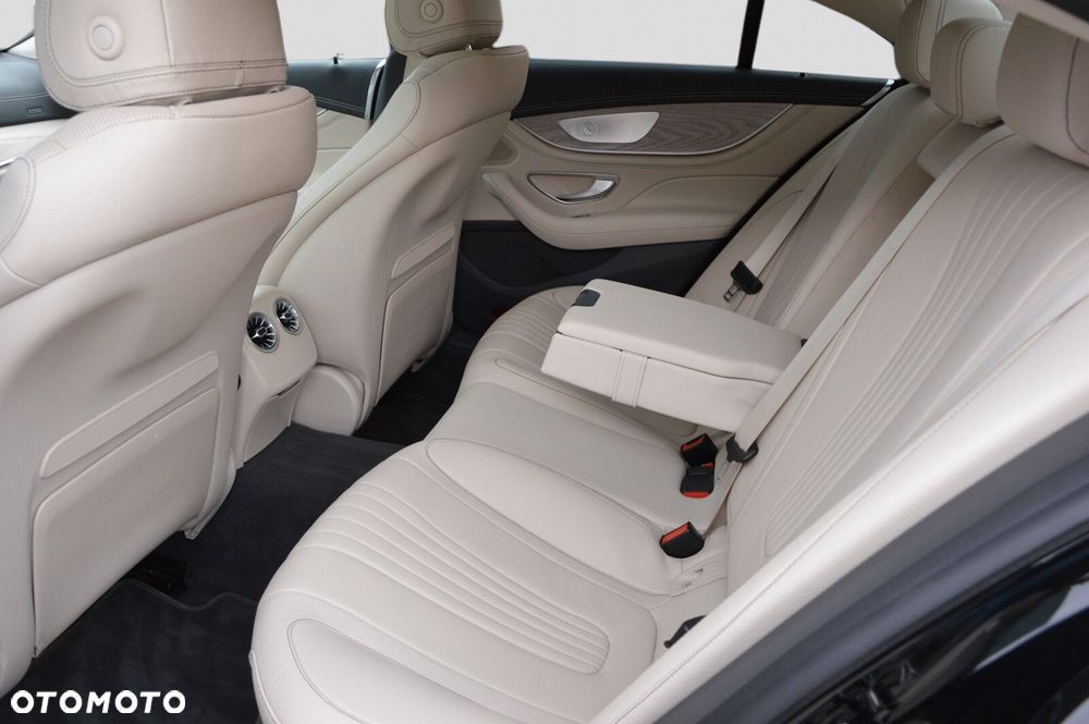 Mercedes-Benz CLS 300 d 4-Matic AMG - 22
