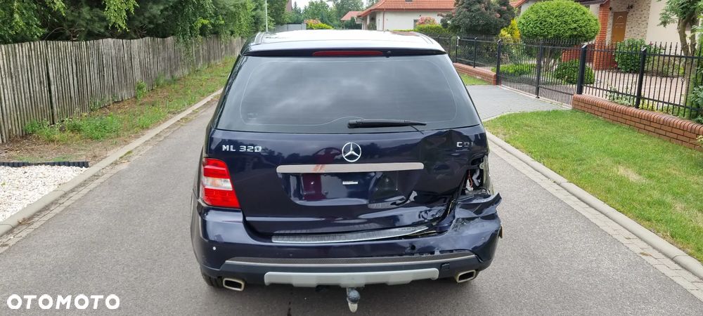Mercedes-Benz ML - 6