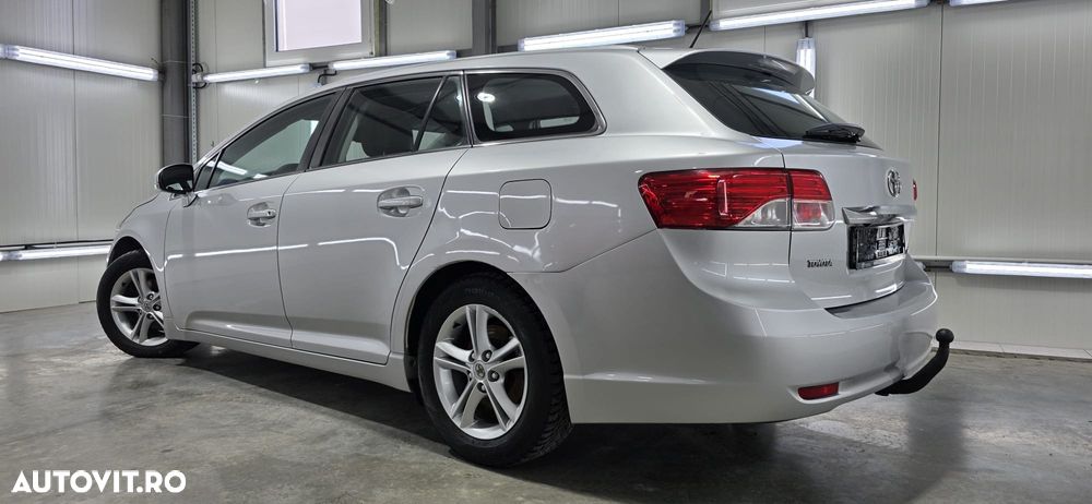 Toyota Avensis 2.0 D-4D - 8