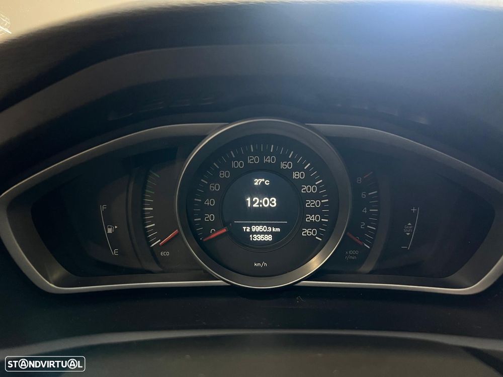 Volvo V40 T2 Kinetic - 25