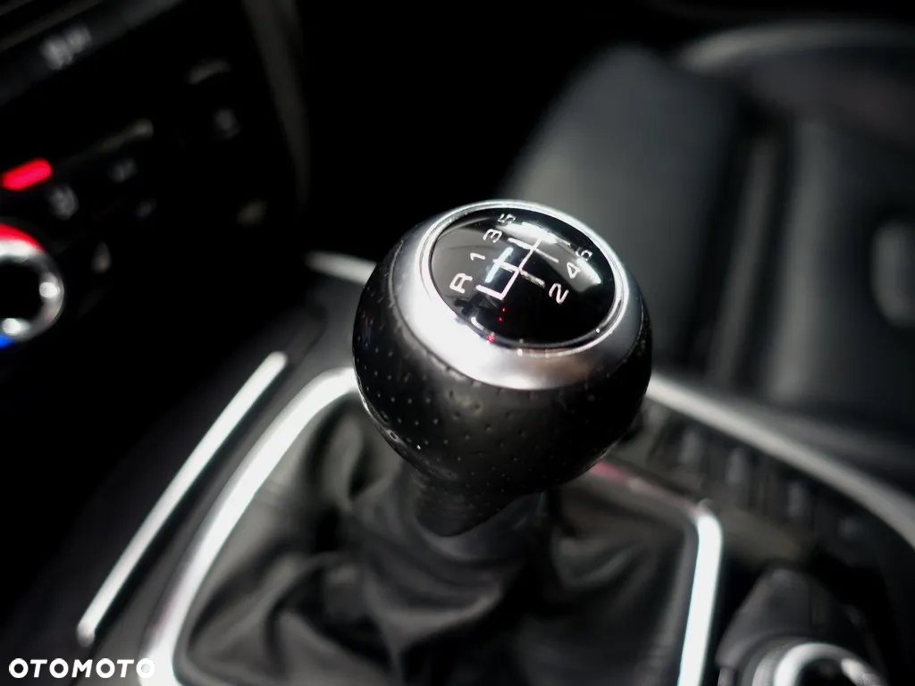 Audi A4 2.0 TDI DPF S line Sportpaket - 28
