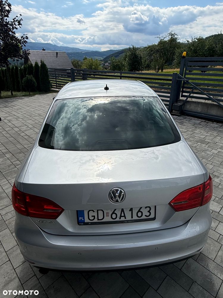 Volkswagen Jetta - 9