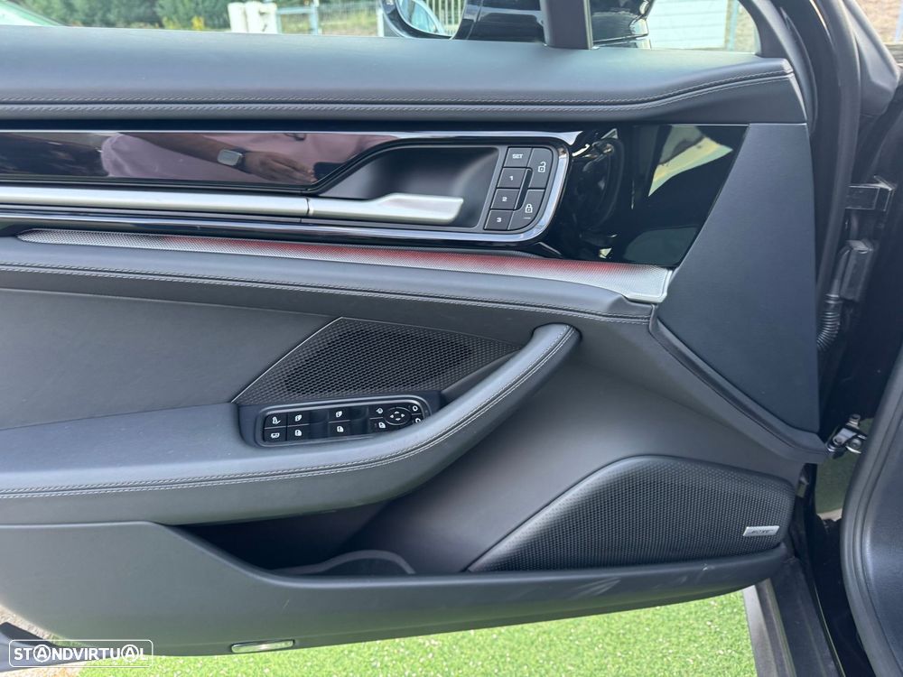 Porsche Panamera 4 E-Hybrid - 49