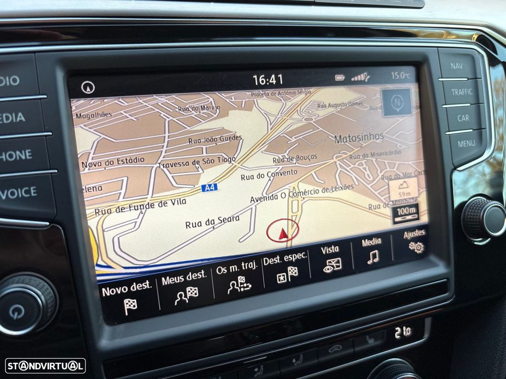 VW Passat Variant 2.0 TDi Highline DSG - 26