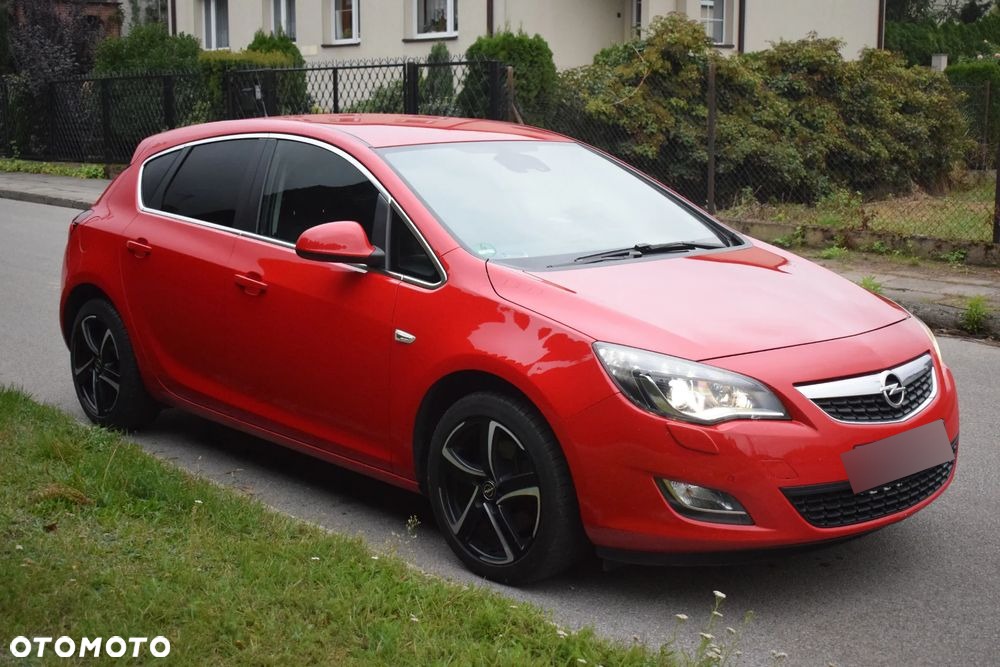 Opel Astra IV 1.6 T Cosmo - 13
