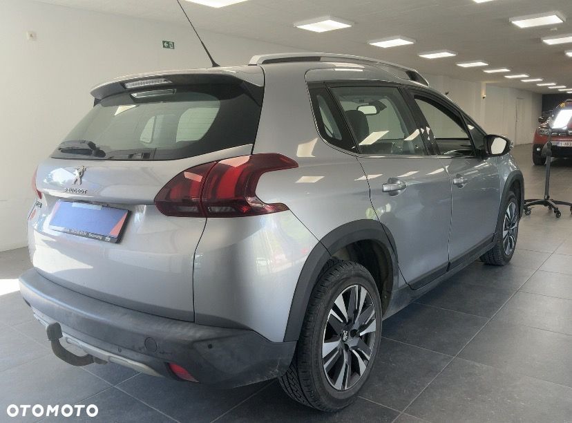 Peugeot 2008 BlueHDi 100 STOP & START Allure - 11