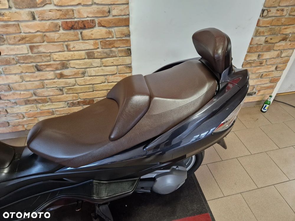Suzuki Burgman - 10