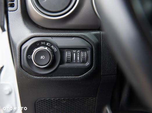 Jeep Wrangler - 38