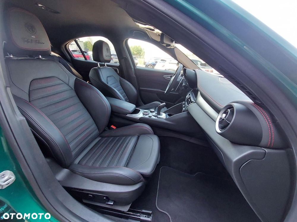 Alfa Romeo Giulia 2.0 Turbo Tributo Italiano Q4 - 11