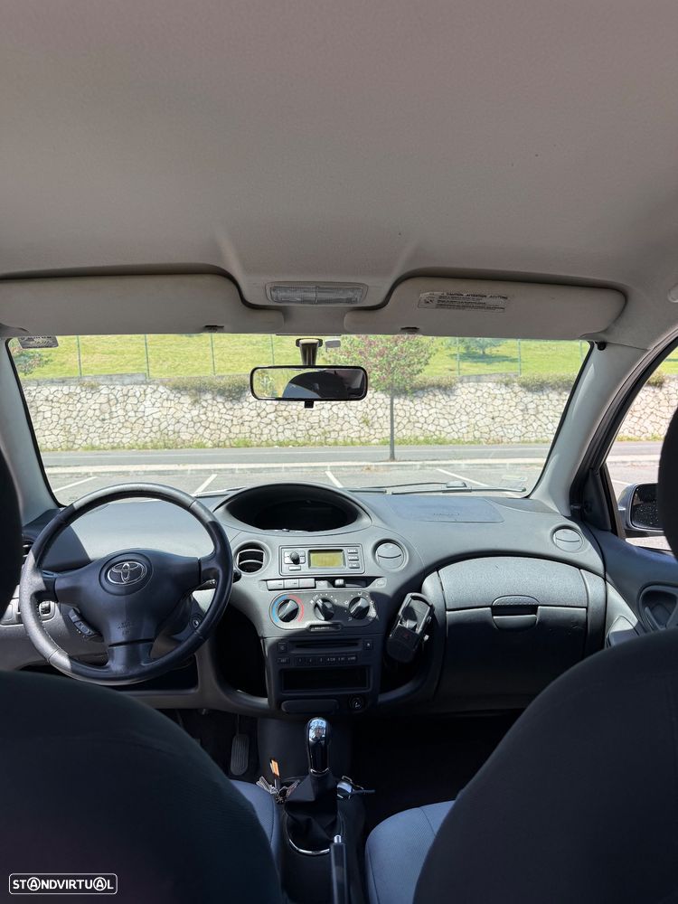 Toyota Yaris 1.0 Sol AC - 5