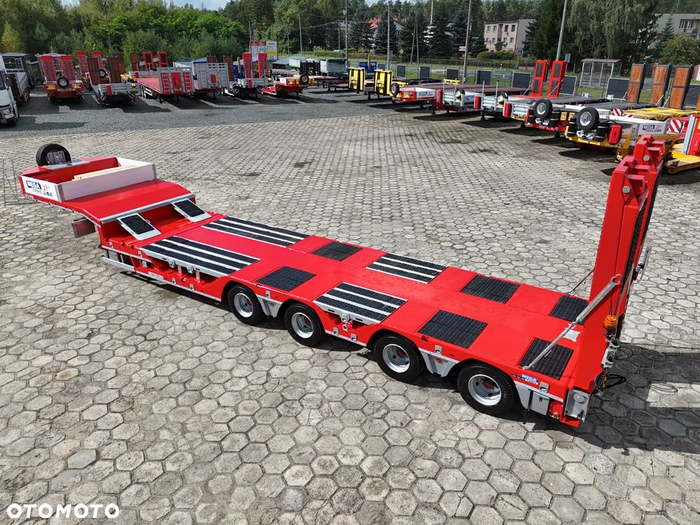 Inny 4 OSIOWA NISKOPODWOZIOWA z zagłębieniami na koła, rozciągana 5.000mm, długie najazdy 70T DMC - 10