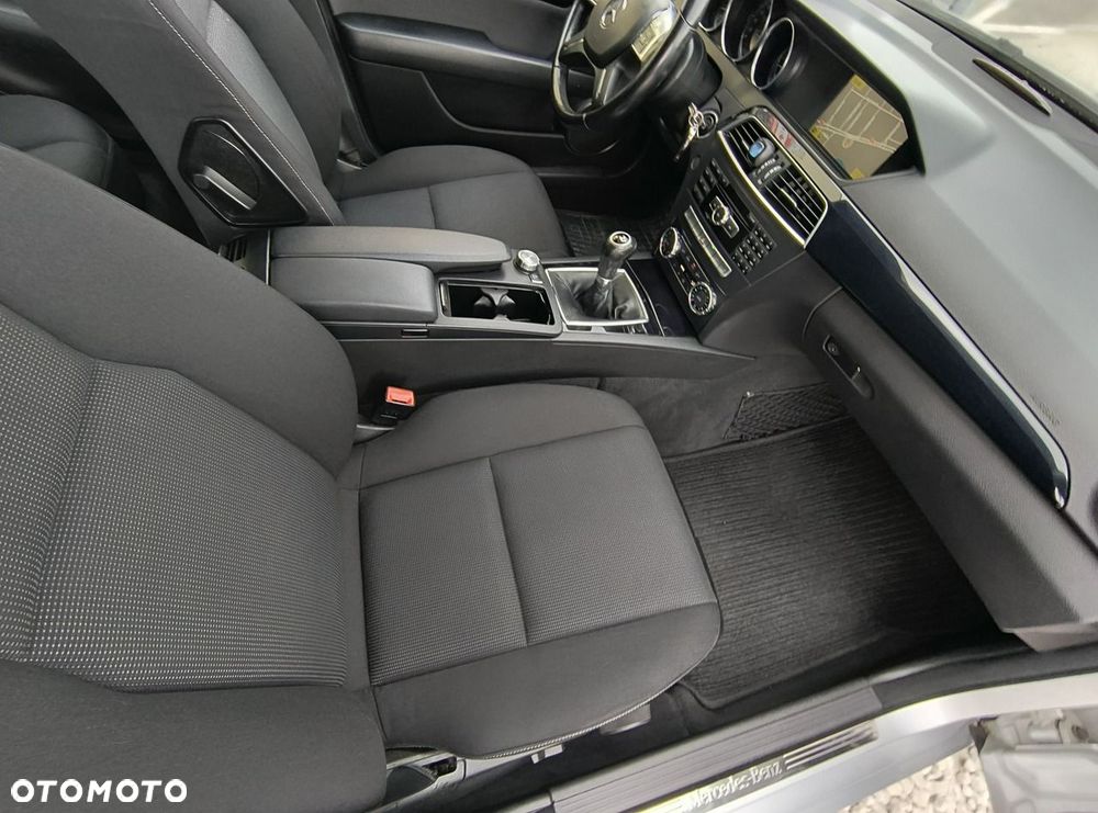 Mercedes-Benz Klasa C 200 CDI DPF (BlueEFFICIENCY) Elegance - 25