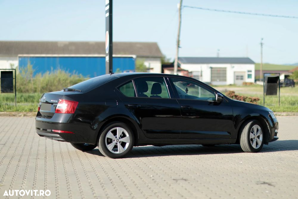 Skoda Octavia 1.6 TDI DSG Ambition - 30