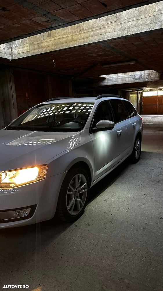 Skoda Octavia 1.6 TDI DSG Ambition - 13